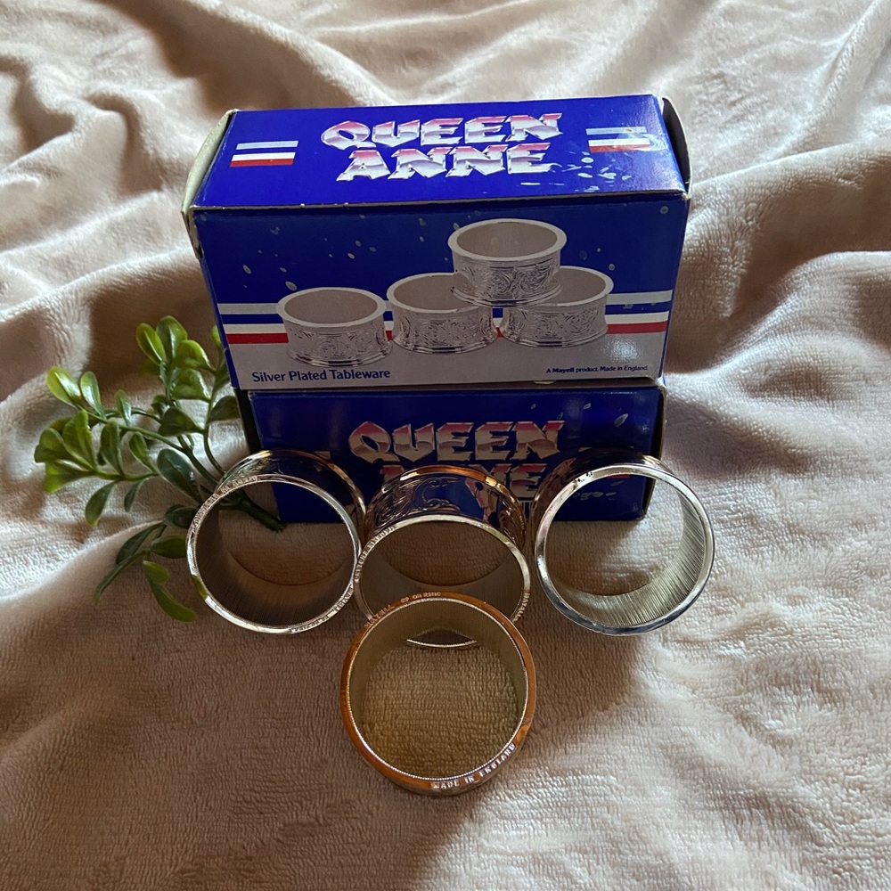 Set Of 8 Napkin Rings - Picture 6 of 7